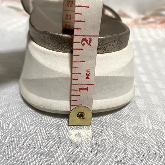 NATURALIZER JUBALEE METALLIC SANDALS - Picture 10 of 11